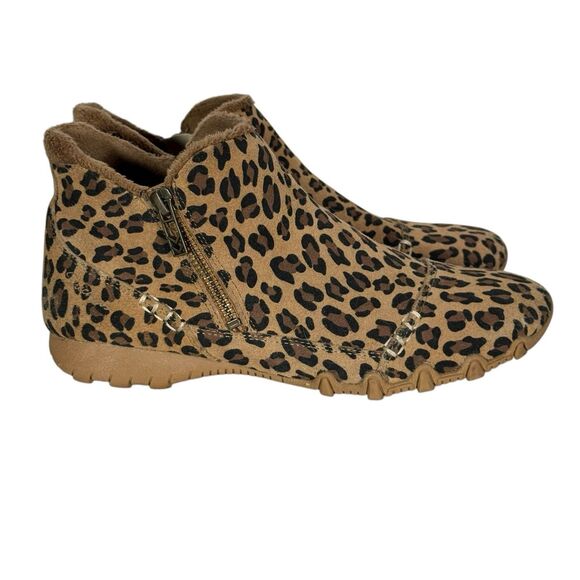 SKECHERS Relaxed Fit Biker Ankle Boot Size 7.5 Leopard Print Suede - Picture 3 of 8